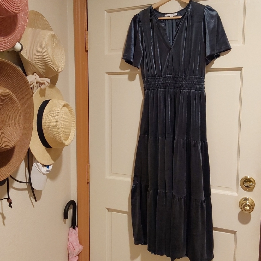 NWOT Zoe and Claire Blue Ruched Tiered Midi Sundress